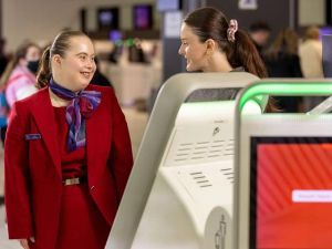 ألي سايرز ألي سايرز