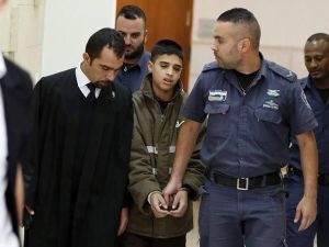 صورة أرشيفية من محاكمة الطفل الأسير لدى الاحتلال الإسرائيلي أحمد المناصرة