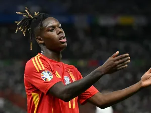 Spain's midfielder #17 Nico Williams reacts during the UEFA Euro 2024 final football match between Spain and England at the Olympiastadion in Berlin on July 14, 2024. (Photo by INA FASSBENDER / AFP)