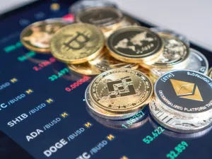 Bitcoin drops drastically to below $54K today