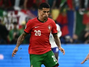 جواو كانسيلو (Photo by Angelos Tzortzinis / AFP)