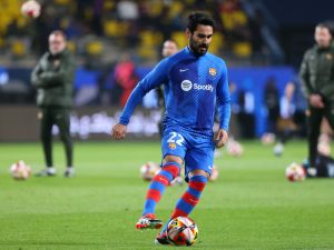 برشلونة يستعد للاستغناء عن غوندوغان قريبًا