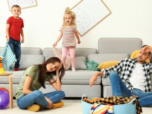 كيف يمكن للوالدين وضع حدود لسلوك لأطفالهم؟