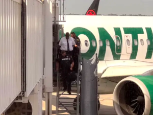 اعتقال الطيار سيمور ووكر اعتقال الطيار سيمور ووكر