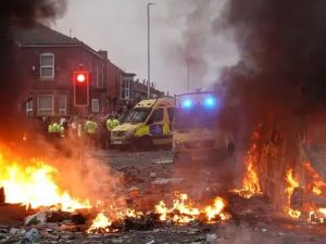 UK riot violence