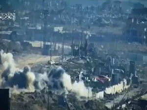 صورة أرشيفية لجانب من استهداف القسام آليات الاحتلال الإسرائيلي في قطاع غزة