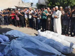  اثنين من الأسماء الواردة في القائمة قد استشهدا قبل وقوع المجزرة