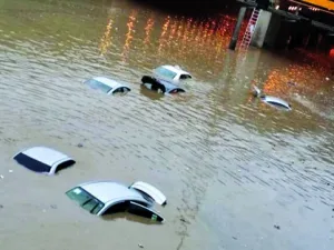 الحربي أنقذ حياة أربعة أشخاص من الغرق بعد أن جرفتهم السيول