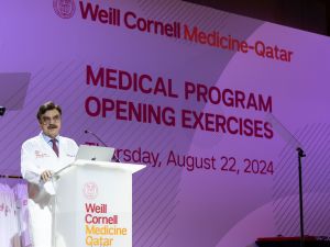 New WCM-Q medical students don white coats for first time