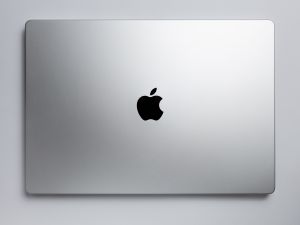 Massive security flaw in Mac devices threatens browsers