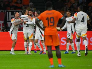 التعادل سيد الموقف بين هولندا وألمانيا (Photo by NICOLAS TUCAT / AFP)