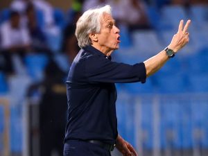 جورج جيزوس مدرب الهلال (Photo by Fayez NURELDINE / AFP)
