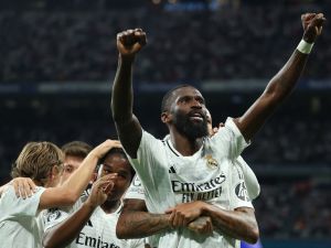 ريال مدريد يتحدى إسبانيول اليوم (Photo by Thomas COEX / AFP)