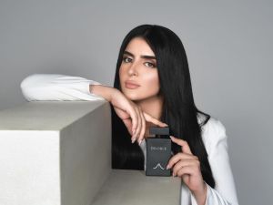 الشيخة مهرة تروّج لعطرها الجديد  الشيخة مهرة تروّج لعطرها الجديد