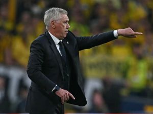 أنشيلوتي يطمئن جماهير ريال مدريد بعد الفوز على بيتيس