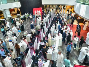 معرض الحمراء للتوظيف يستقطب أكثر من 7000 زائر ويعزز الروابط بين قطاع الأعمال والمجتمع في الكويت