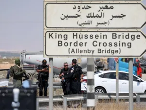 الحادث أثار حالة من الارتباك لدى الأجهزة الأمنية الاسرائيلية، في ظل توسع رقعة المواجهة ضد الإحتلال الاسرائيلي