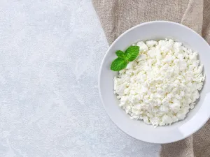 5 طرق يمكن أن يغير بها الجبن القريش صحتك