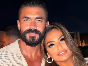 خالد سليم وزوجته