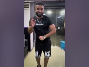سبينيا ديزاد سبينيا ديزاد