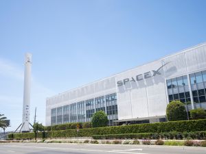 SpaceX launches a capsule to rescue NASA astronauts 