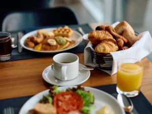 Breakfast 