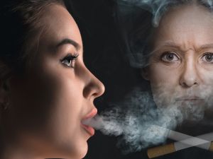 طبيب البوابة: آثار التدخين المدمرة على صحة الجلد