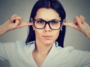 5 علامات تدل على أنك سام لنفسك دون علمك، وفقًا لعلم النفس