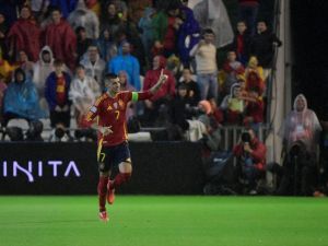 موراتا يقود إسبانيا للفوز (Photo by CRISTINA QUICLER / AFP)