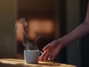 بمناسبة اليوم العالمي للقهوة: تعرفوا على فوائد شربها في الصباح!
