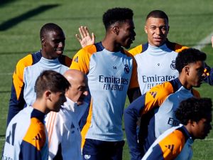 جانب من تدريبات ريال مدريد الاستعدادية لمواجهة سيلتا فيغو (Photo by OSCAR DEL POZO / AFP)