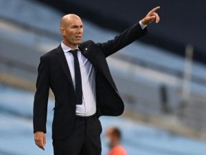 زيدان مرشح لتولي تدريب ريال مدريد مجددًا بعد أنشيلوتي