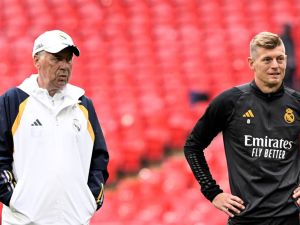 ريال مدريد يفكر في ضم توني كروس إلى طاقم أنشيلوتي التدريبي