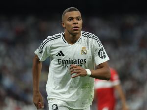 مبابي يواجه الانتقادات لغيابه عن فرنسا بينما يلعب لريال مدريد