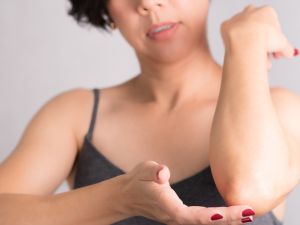 10 أطعمة مضادة للالتهابات يجب أن تدرجها في نظامك الغذائي