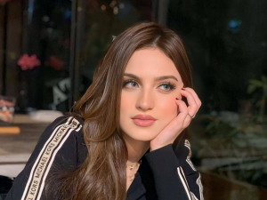 ياسمين عز