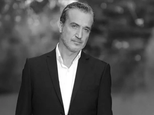 النجم التركي تيكن تيميل