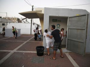 Tel Aviv rocked by explosions as rockets fired from Lebanon 
