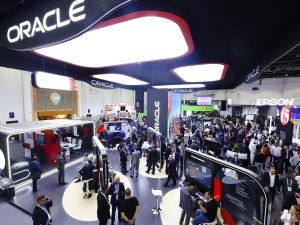توفر Oracle مجموعات متكاملة من التطبيقات بالإضافة إلى بنية تحتية آمنة ومستقلة في Oracle Cloud 