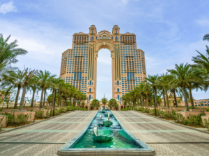 Rixos Hotels Teams Up with lululemon and Al Jalila Foundation to Support Breast Cancer Awareness Month