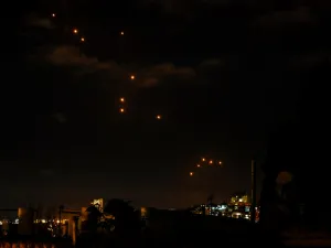 صواريخ ايرانية فوق سماء مدينة القدس المحتلة