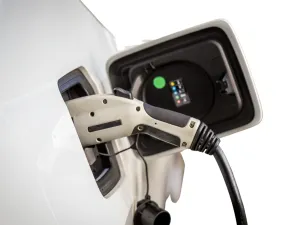 Saudi Ceer and EVIQ collaborate to support electric cars in KSA