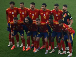 Spain players pose for a picture during the UEFA Euro 2024 final football match between Spain and England at the Olympiastadion in Berlin on July 14, 2024. (Photo by Odd ANDERSEN / AFP)