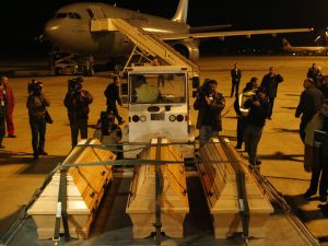 Israeli soldiers at the airport 