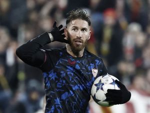 سيرجيو راموس يلمح إلى العودة إلى ريال مدريد بعد إصابة ميليتاو