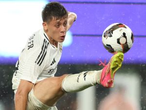 آرسنال يخطط لضم النجم التركي الشاب أردا غولر من ريال مدريد