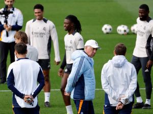 أنشيلوتي يطلب تعديل خطة التدريب البدني في ريال مدريد استعدادًا لملاقاة ليفربول