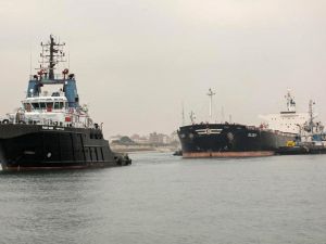 تراجع كبير في عائدات قناة السويس 