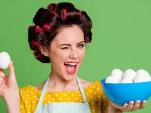 5 طرق لاستخدام البيض لنمو الشعر ومنع تساقطه