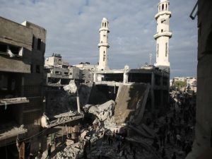 "اسرائيل" تواصل غاراتها المكثفة على شمال قطاع غزة لدفع الأهالي للنزوح إلى الجنوب